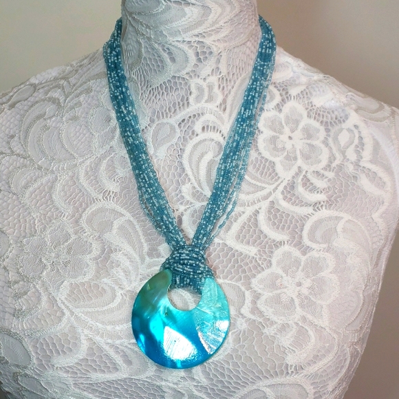 Shell Necklace - Picture 1 of 5